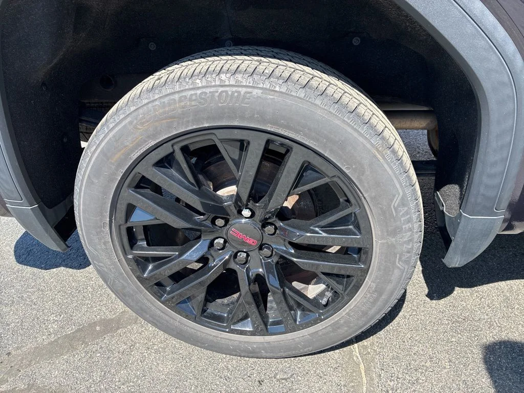 Used 2022 Silver GMC Denali image 10