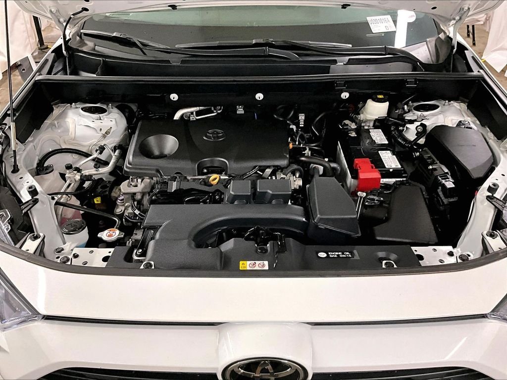 Used 2022 White Toyota LE image 28