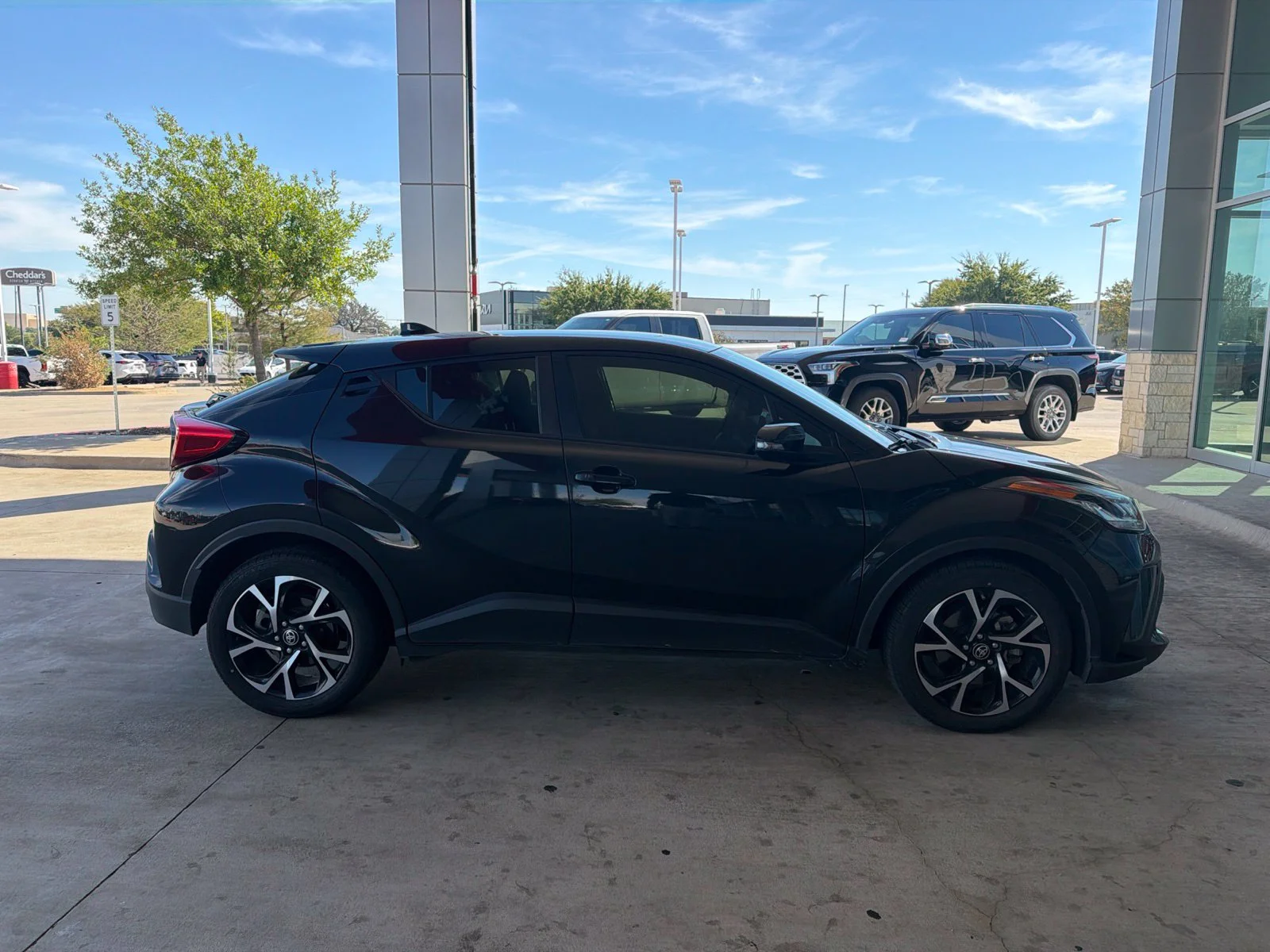 Used 2021  Toyota LE image 23
