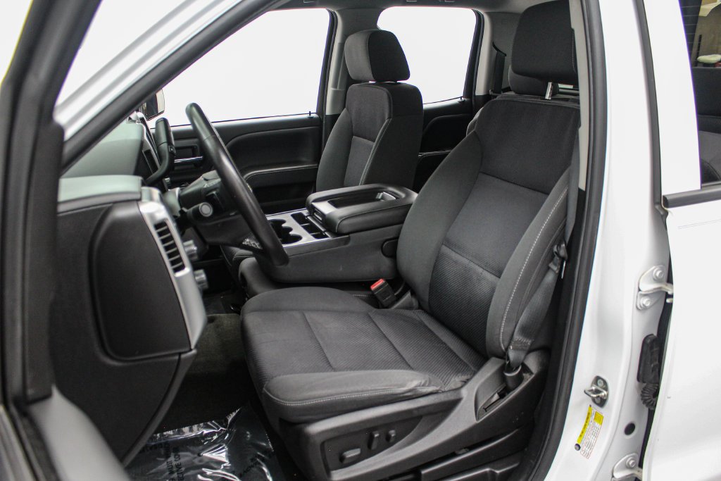 Used 2018 White Chevrolet LT image 14