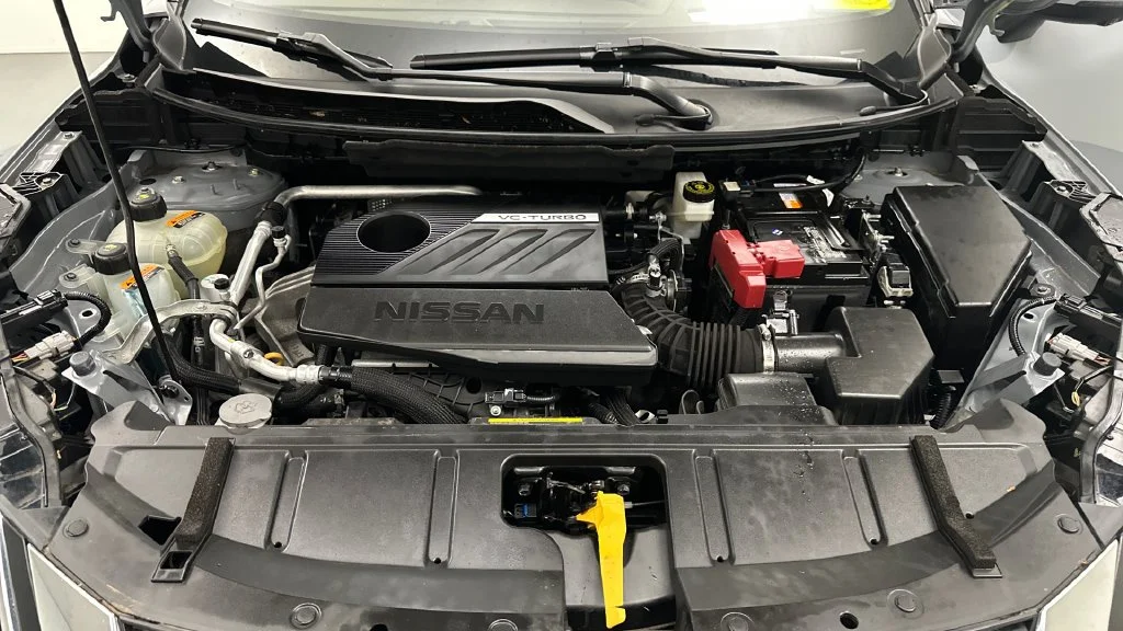 Used 2023 Gray Nissan Platinum image 11