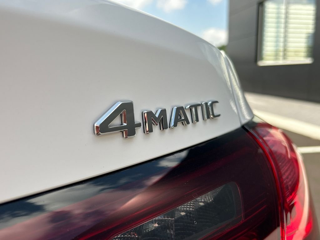 New 2026 Polar White Mercedes-Benz GLC300 image 31