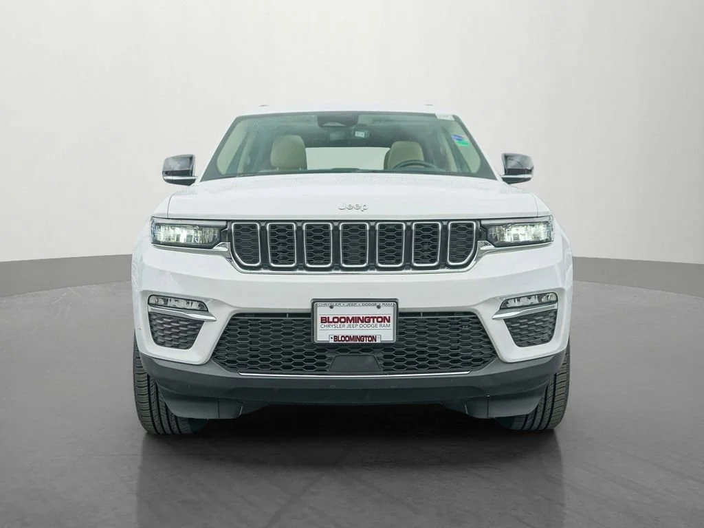 Used 2022 Bright White Clearcoat Jeep Limited image 2