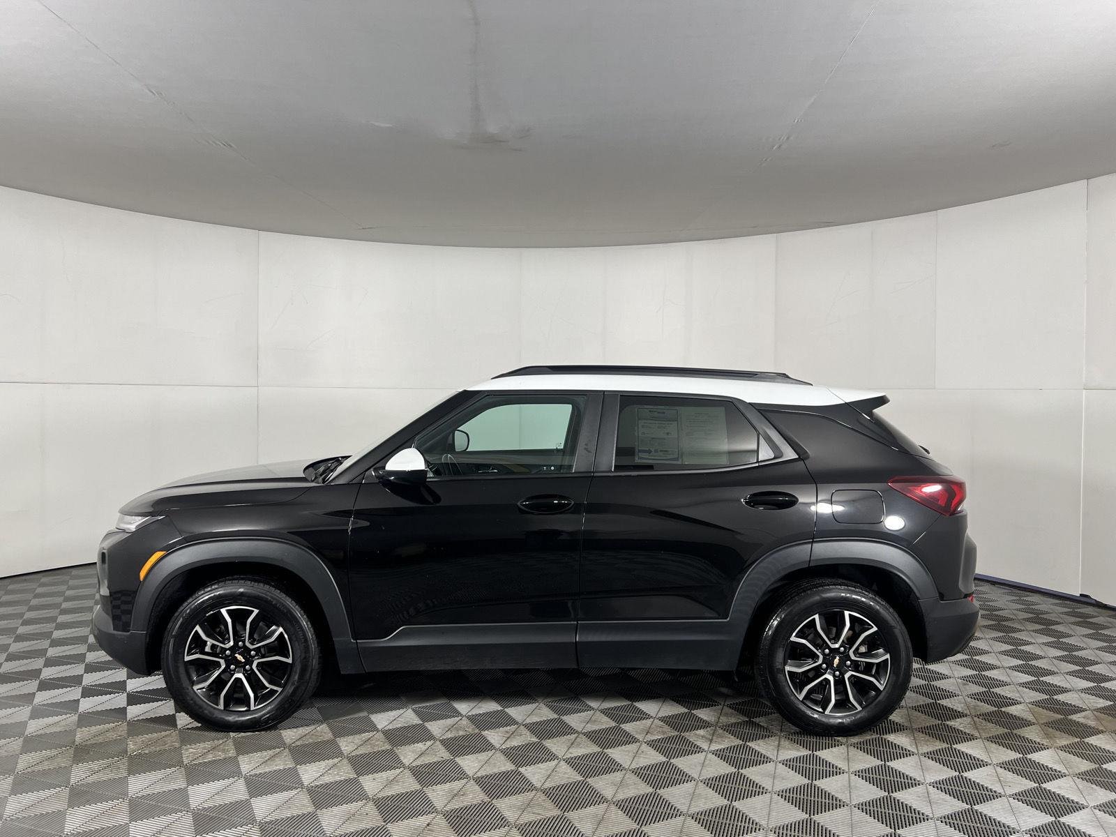 Used 2023 Mosaic Black Metallic Chevrolet ACTIV image 32