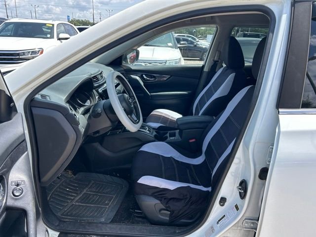 Used 2018 White Nissan SV image 21