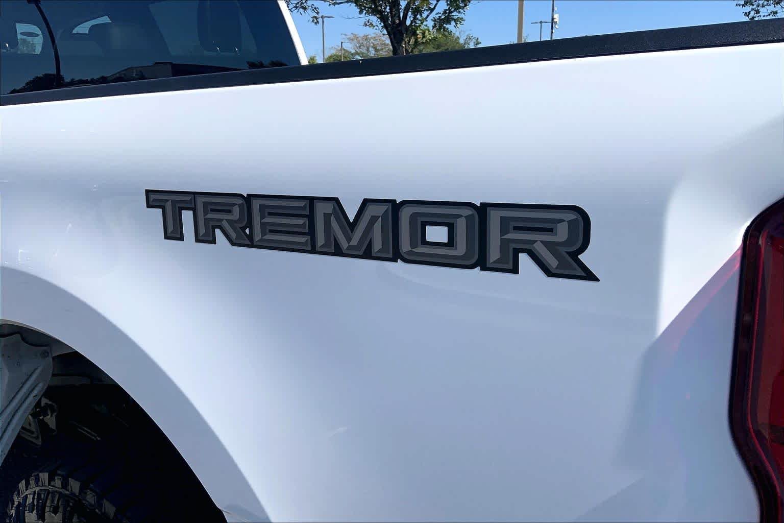 Used 2026 Oxford White Ford LARIAT image 10