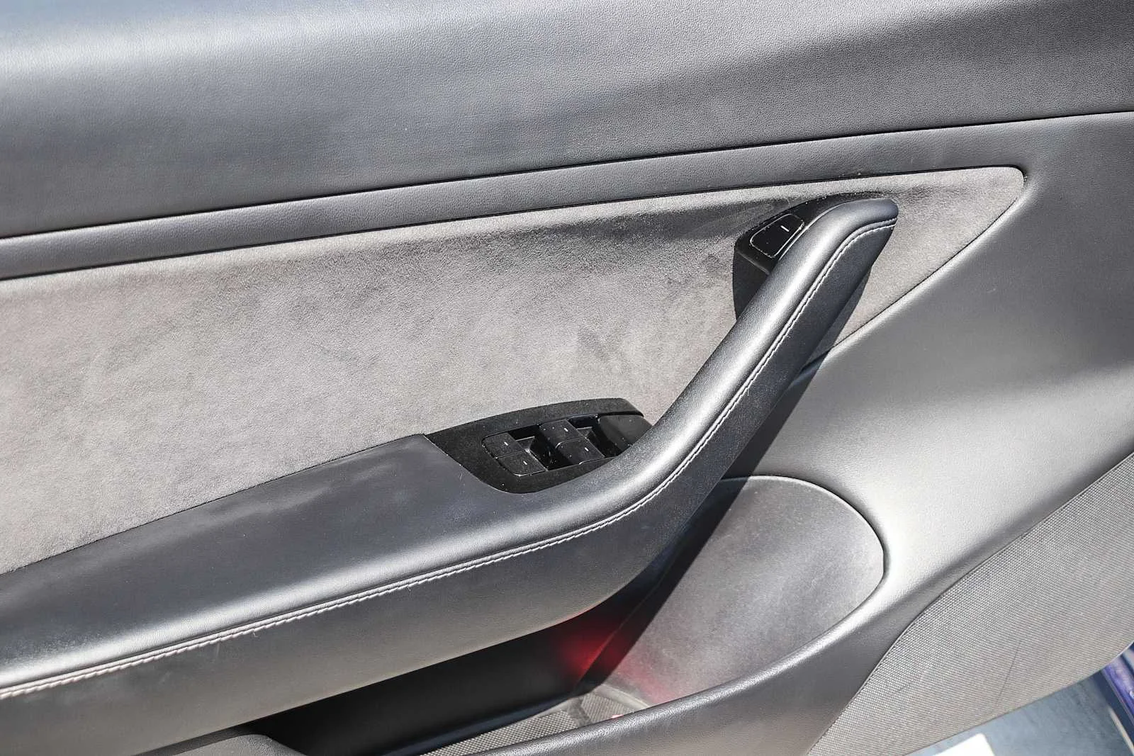 Used 2020  Tesla Performance image 22
