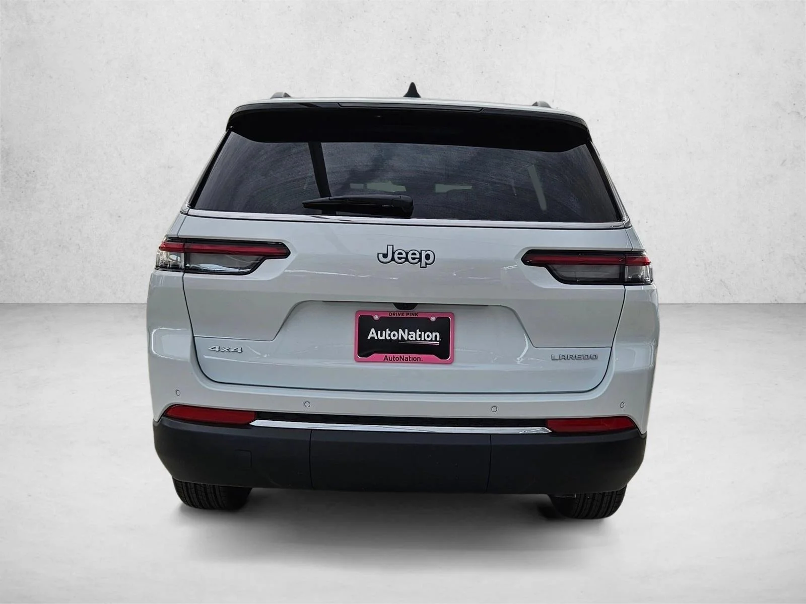 New 2026 Bright White Clear-Coat Exterior Paint Jeep Laredo X image 8