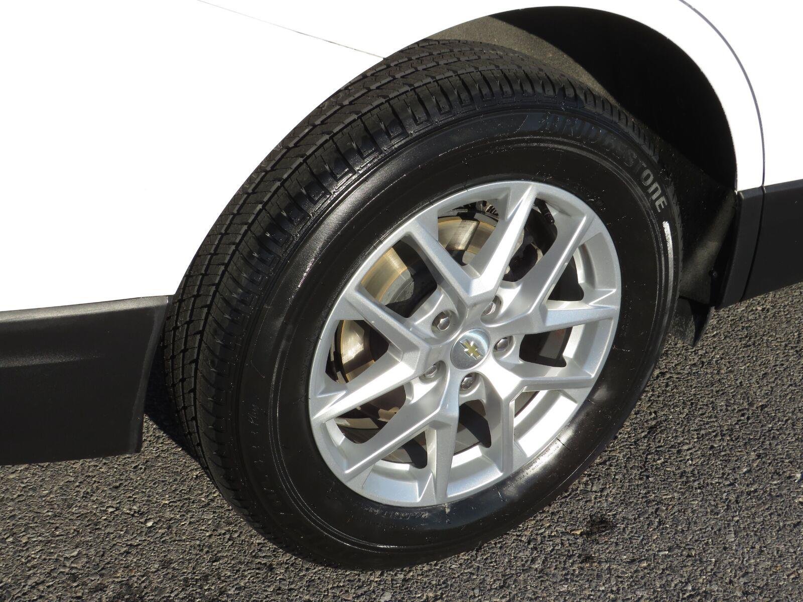 Used 2024 Summit White Chevrolet LS image 10