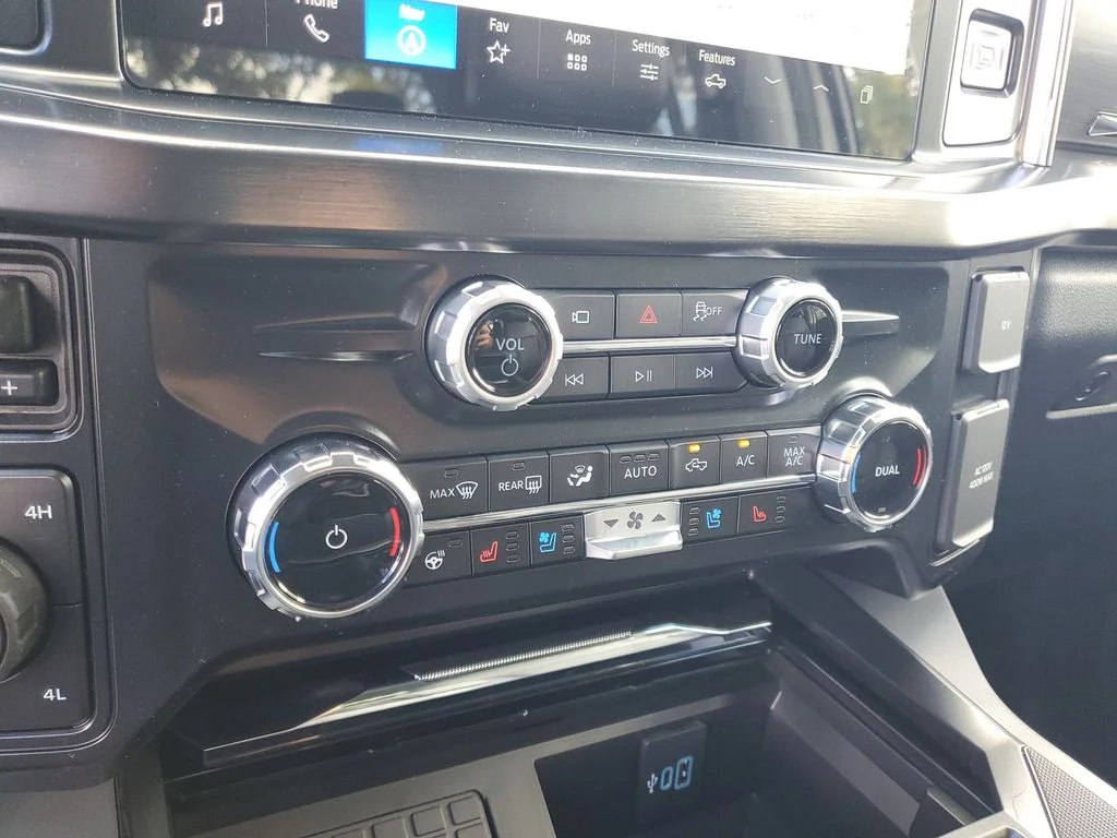 2026 Ford F-350 Super Duty Lariat - Photo 19