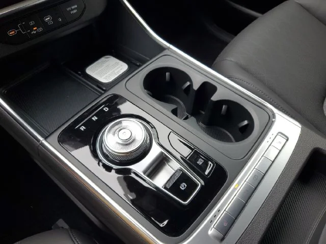 New 2027 Ivory Silver Kia EX image 27
