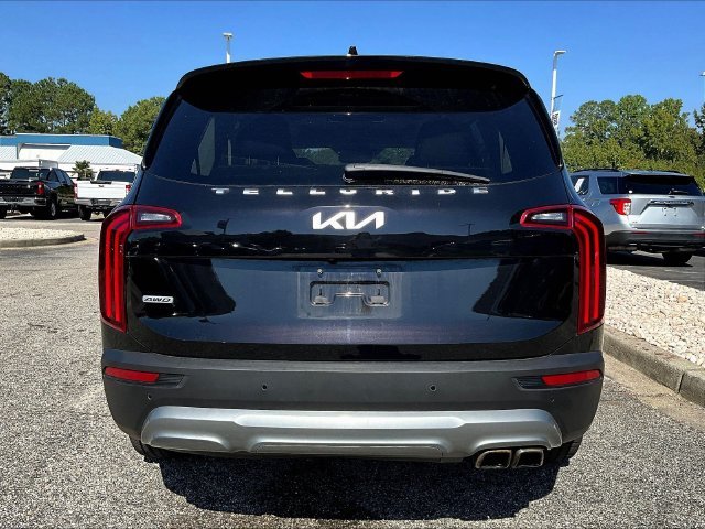 Used 2022 Black Kia SX image 5
