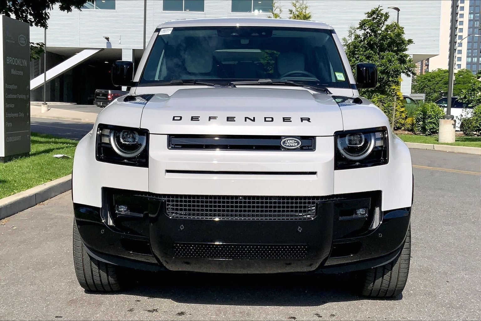 New 2026 Borasco Grey LAND ROVER X-Dynamic SE image 3
