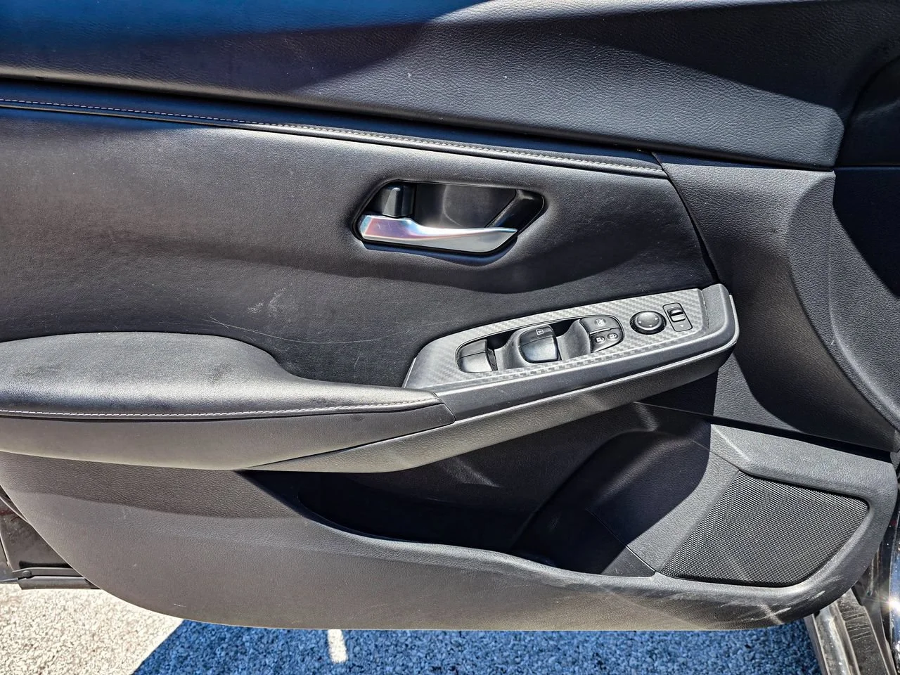 Used 2024  Nissan SV image 8