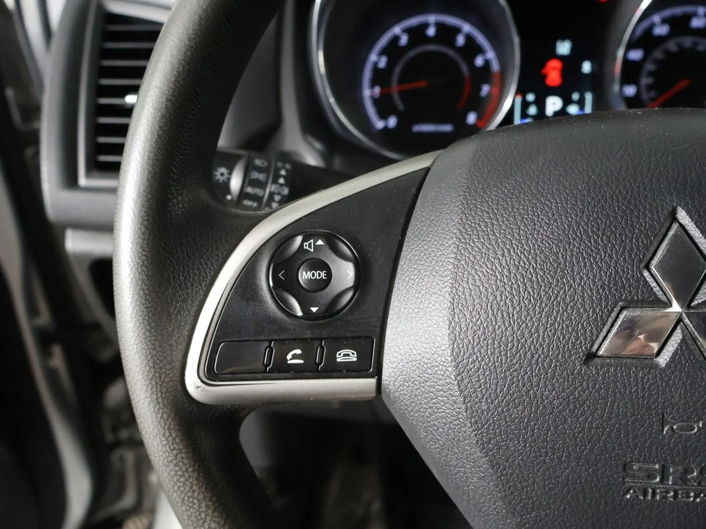 Used 2023 Silver Mitsubishi 2.0 ES image 31