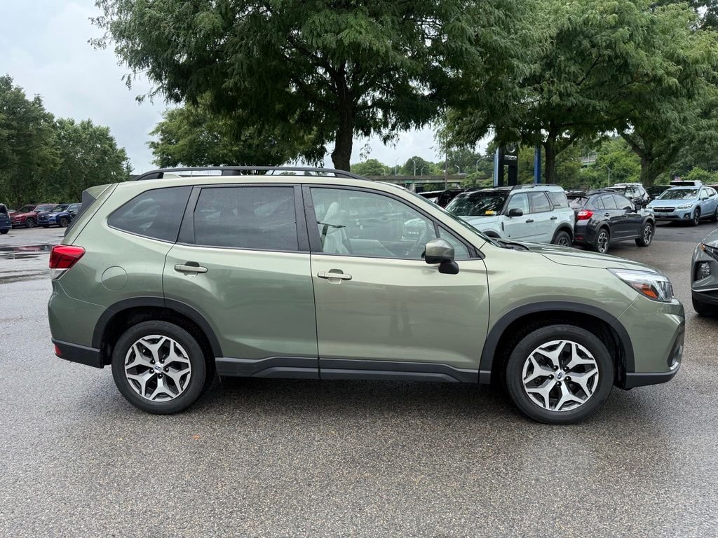 Used 2020 Green Subaru Premium image 11