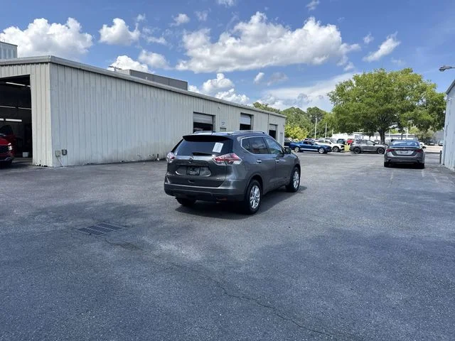 Used 2016 Gray Nissan SV image 5