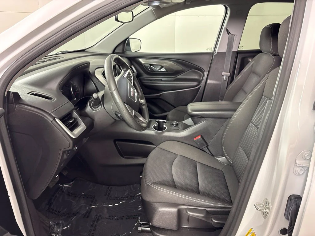 Used 2024 White GMC SLE image 24