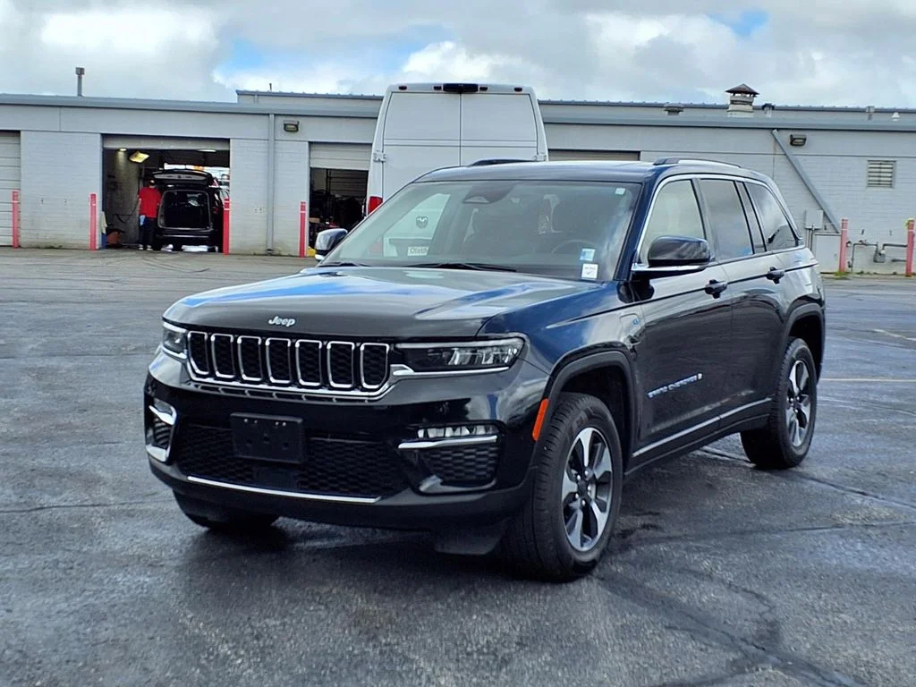 Used 2024 Jeep Grand Cherokee 4xe with VIN 1C4RJYB6XR8958548 for sale in Kansas City