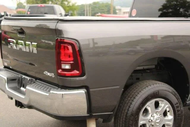 Used 2025 Granite Crystal Metallic Clearcoat Ram Big Horn image 8