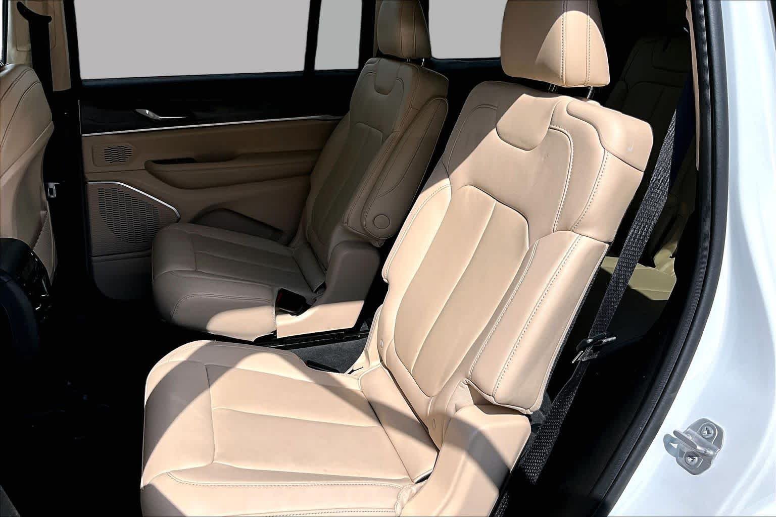 Used 2022 Bright White Clearcoat Jeep Limited image 20