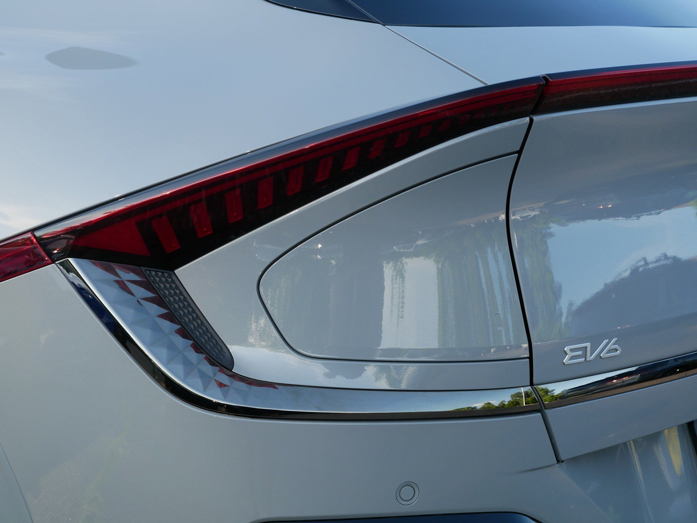 Used 2025 Wolf Gray Kia GT-Line image 18