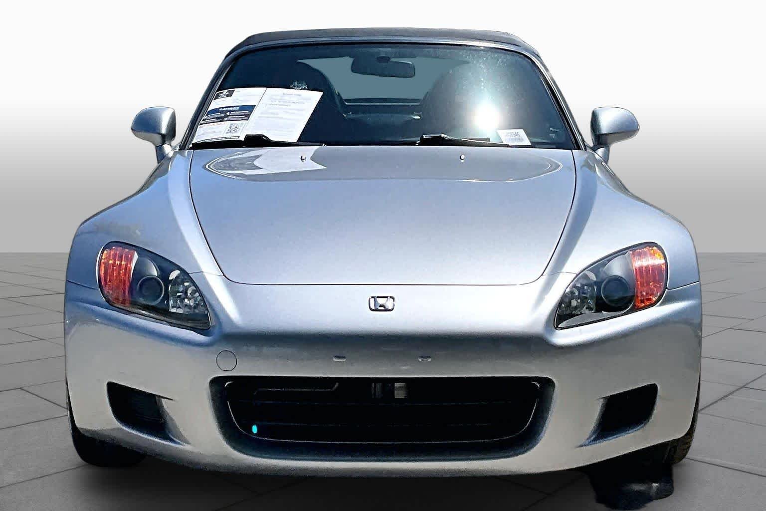 Used 2001 Silverstone Metallic Honda  image 3