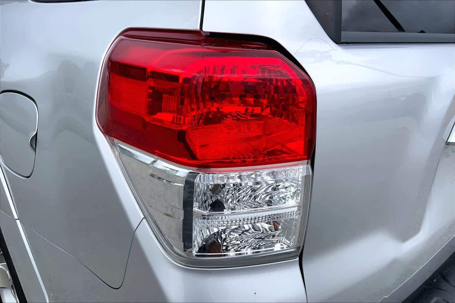 Used 2011 Classic Silver Metallic Toyota SR5 image 26