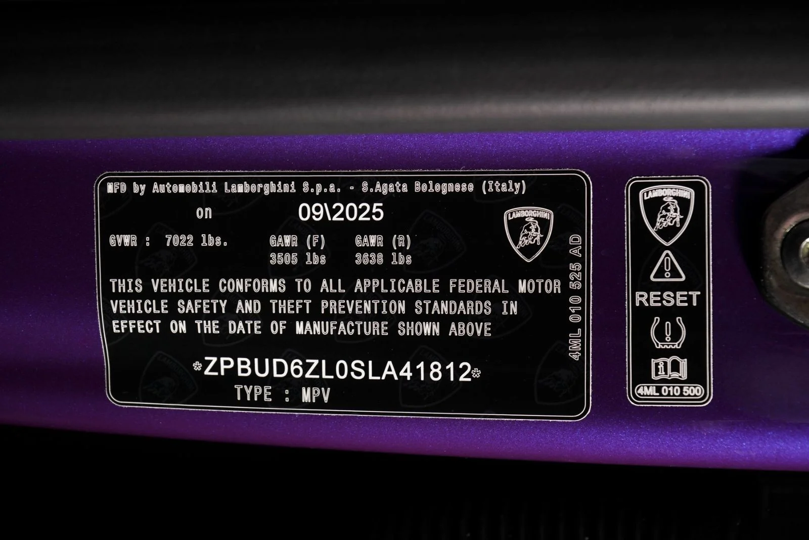 Used 2025  Lamborghini  image 26