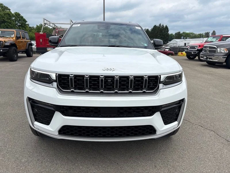 New 2026 Bright White Clear-Coat Exterior Paint Jeep Summit image 8