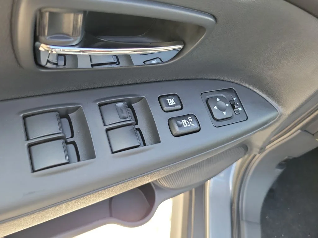 New 2027 MERCURY GRAY METALLIC Mitsubishi 2.0 LE AWC image 23