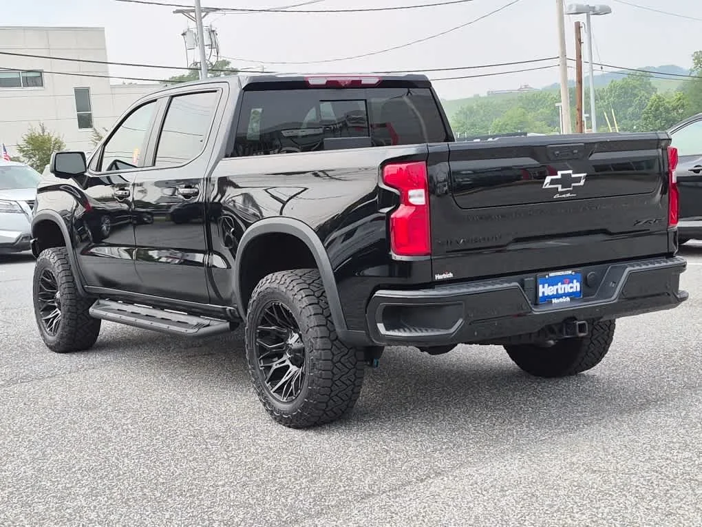 Used 2025 Black Chevrolet ZR2 image 4