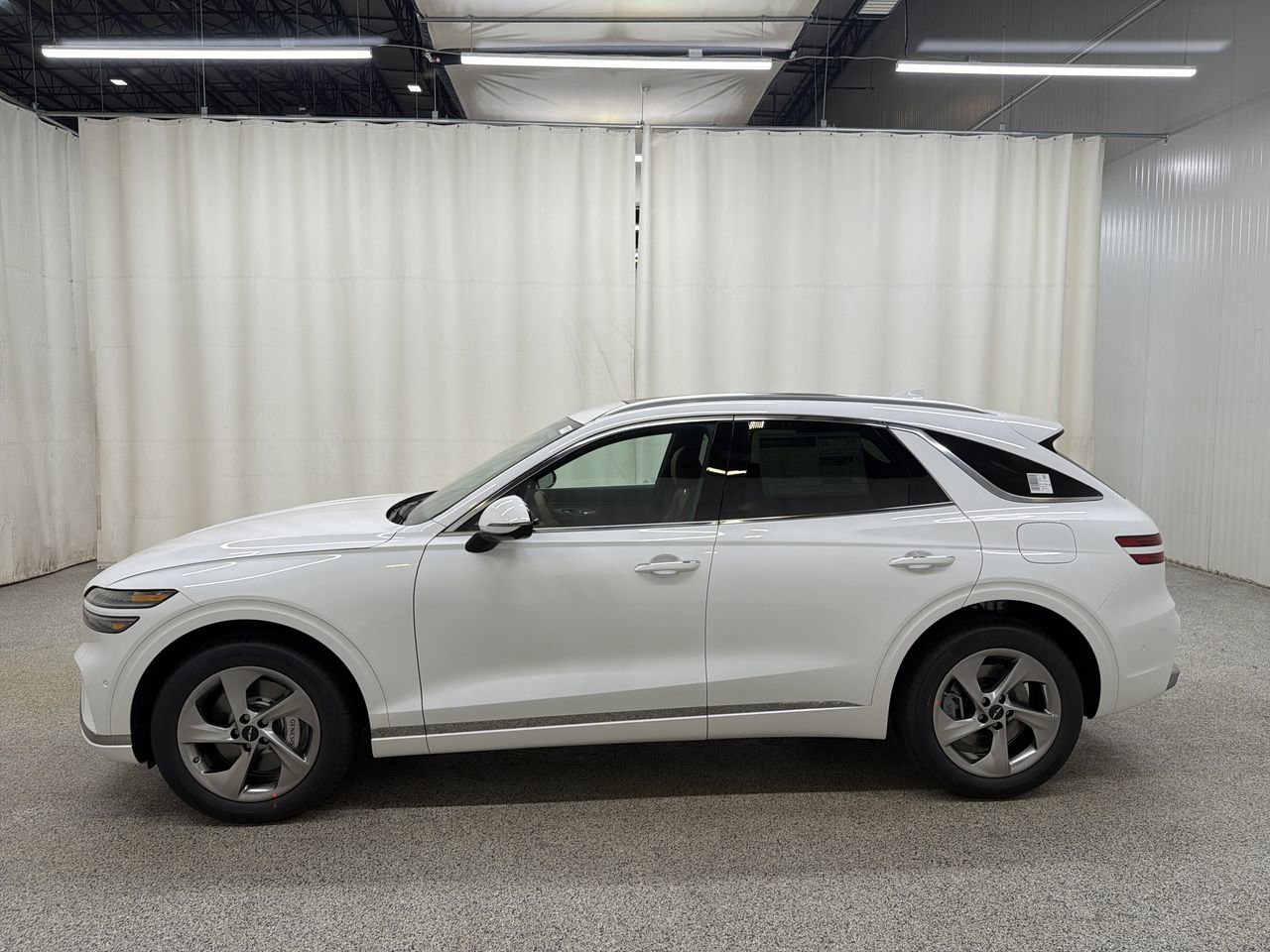 New 2026 Uyuni White Genesis 2.5T ADVANCED image 6