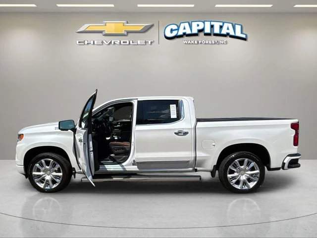 Used 2025 Beige Chevrolet High Country image 9
