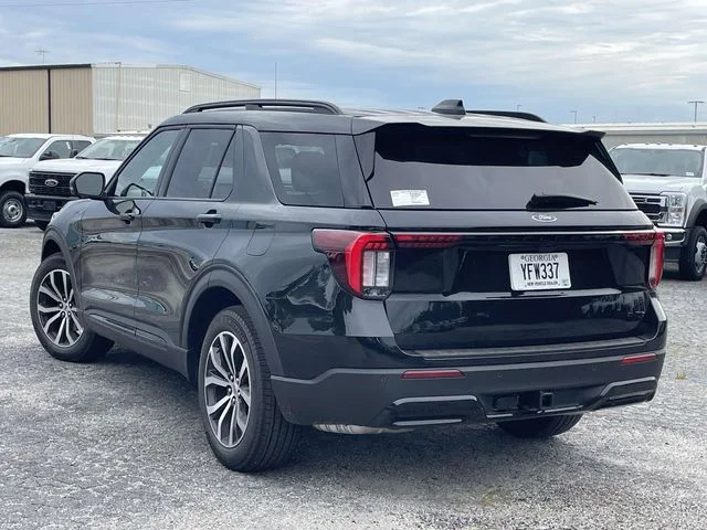 New 2026 Agate Black Metallic Ford ST-Line image 4