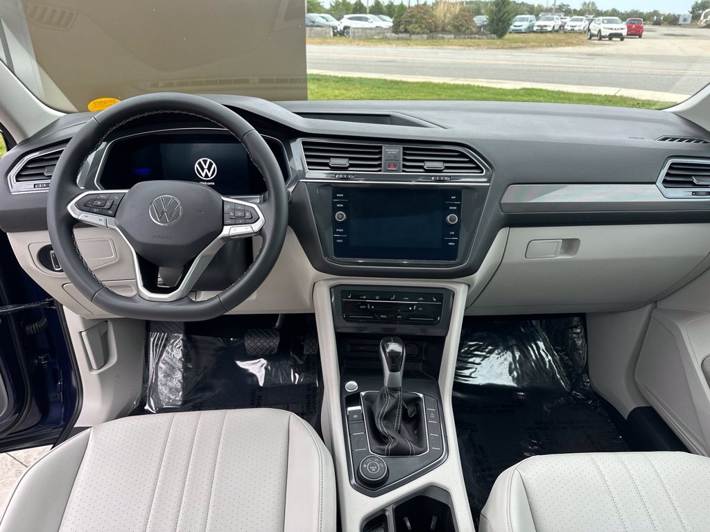 2022 Volkswagen Tiguan SE - Photo 26