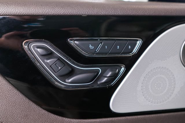 Used 2022 Blue Lincoln Grand Touring image 21