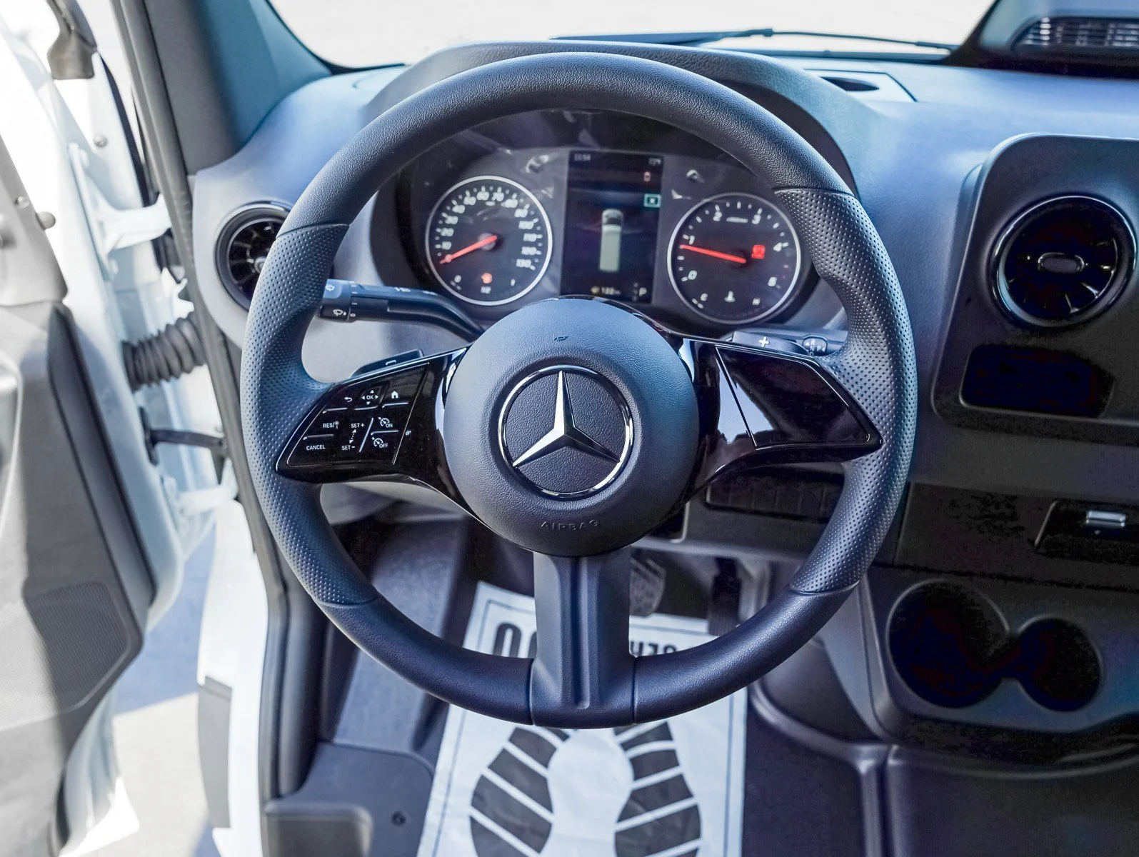 New 2026 Arctic White Mercedes-Benz  image 13