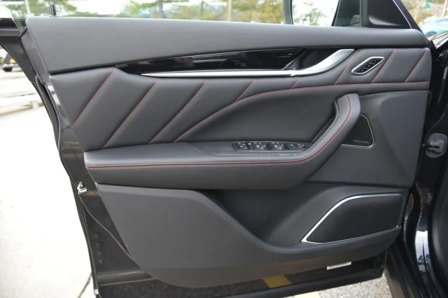 Used 2024 Nero Assoluto Metallic Maserati GT Ultima AWD ~ NERO/NERO ~ CPO ELEGIBLE image 11