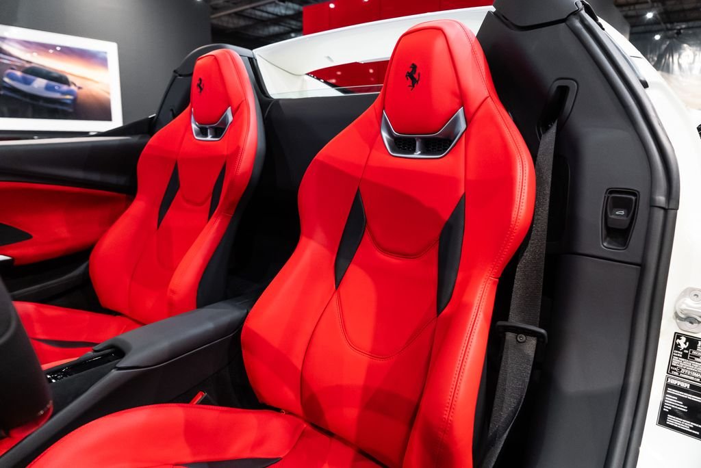Certified Used 2025 Bianco Avus Ferrari  image 4