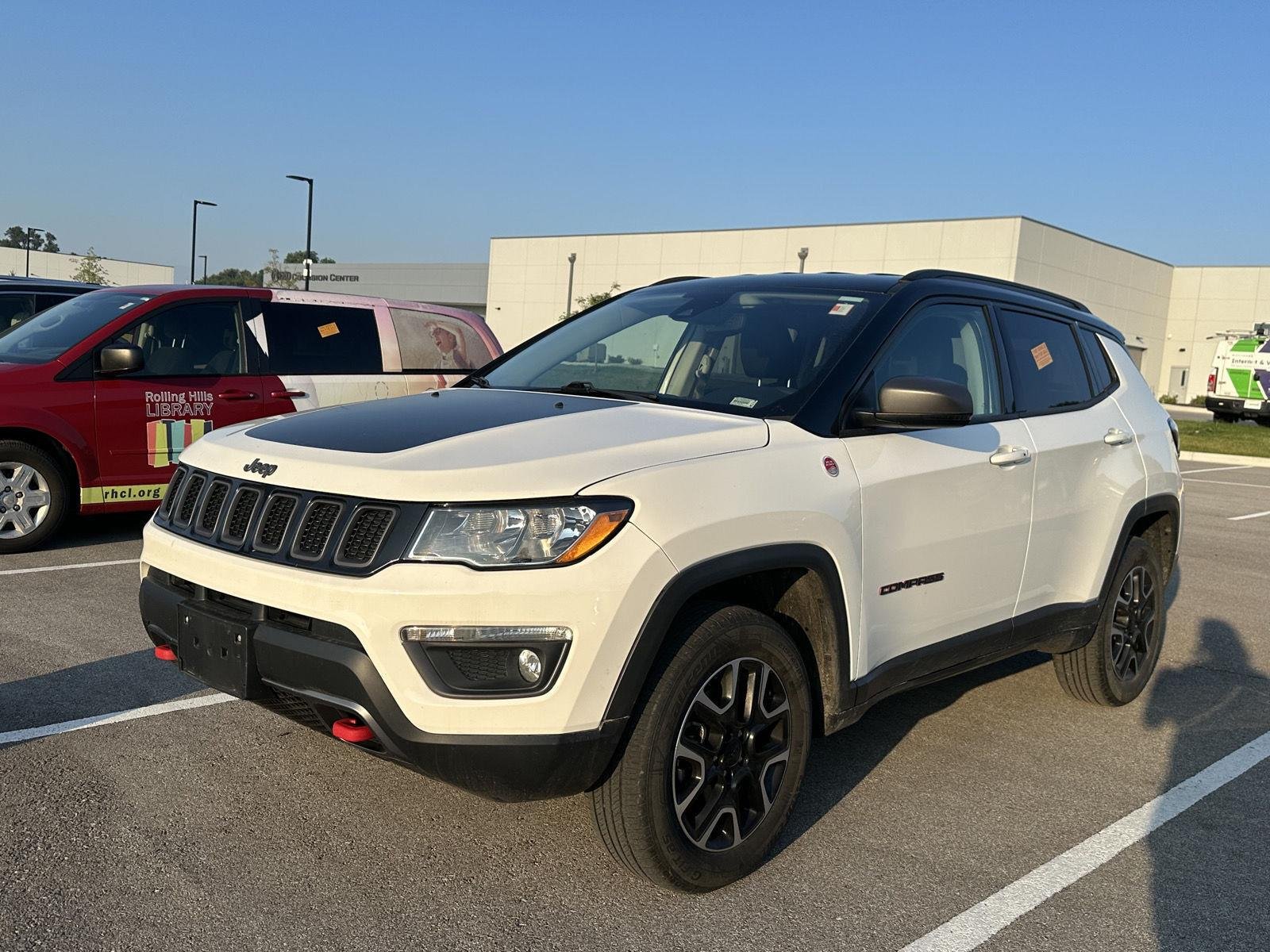 Used 2021 White Clearcoat Jeep Trailhawk image 1