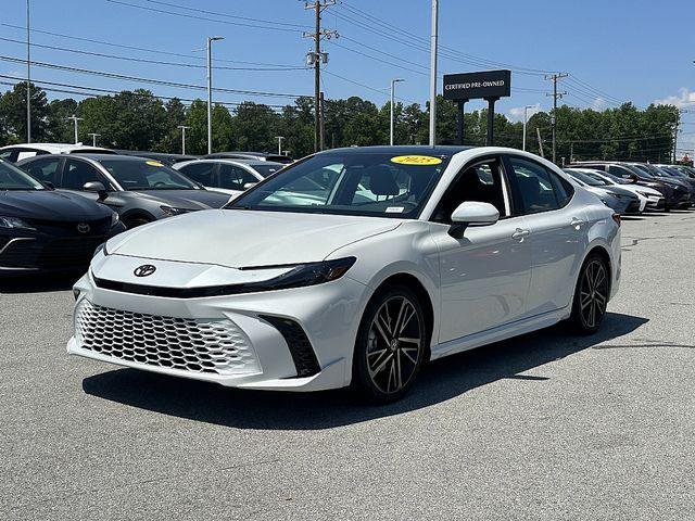 Certified Used 2025 WIND CHILL PEARL Toyota  image 4