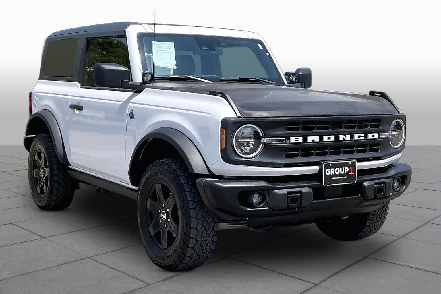 Used 2024 Oxford White Ford Black Diamond image 3