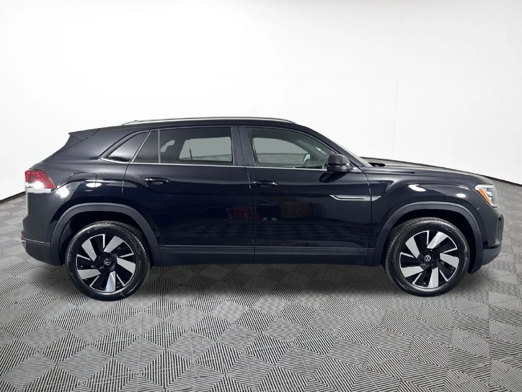 New 2026 Black Volkswagen SE w/Technology image 5