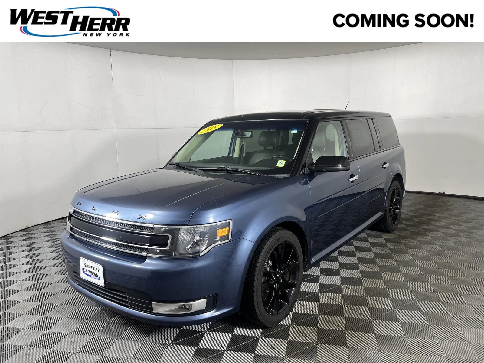 Used 2019 Blue Ford SEL image 1