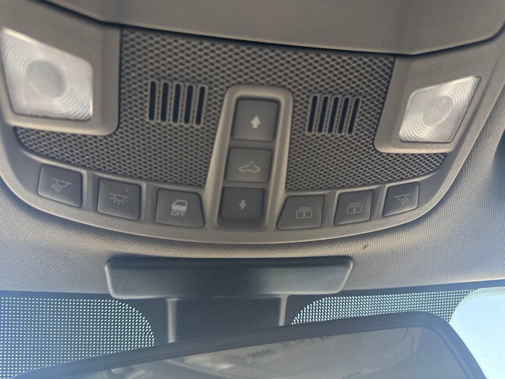 Used 2015  Ford  image 24