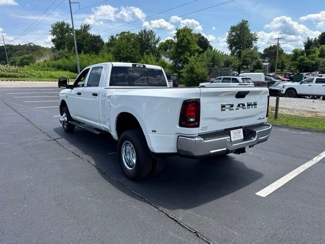 New 2026 Bright White Clear-Coat Exterior Paint RAM Tradesman image 5