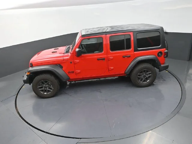 Used 2024 Red Jeep Sport S image 15