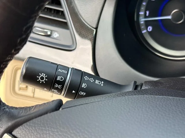 Used 2013 Brown Hyundai Base image 37