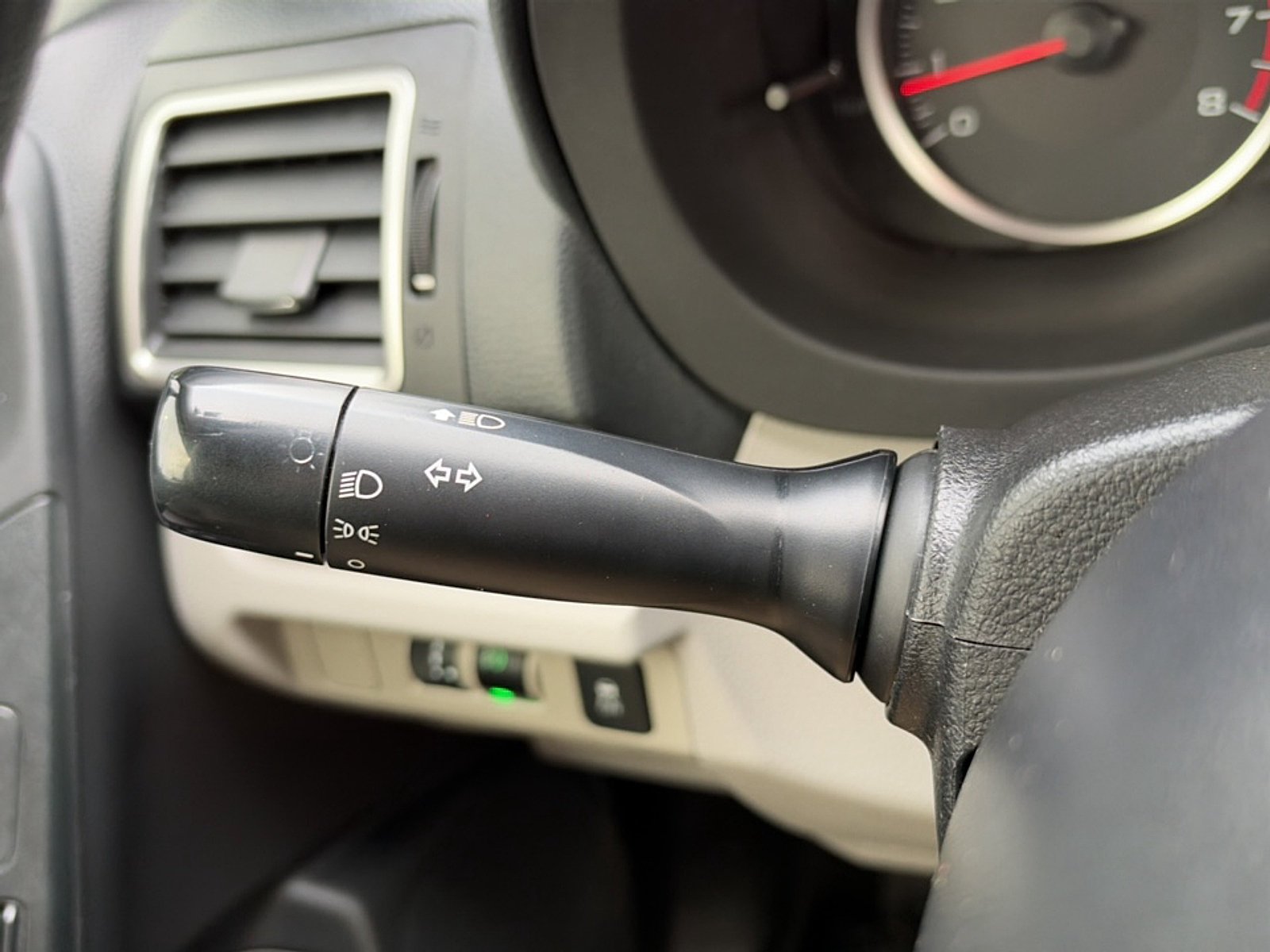 Used 2018 Dark Gray Metallic Subaru 2.5i image 27